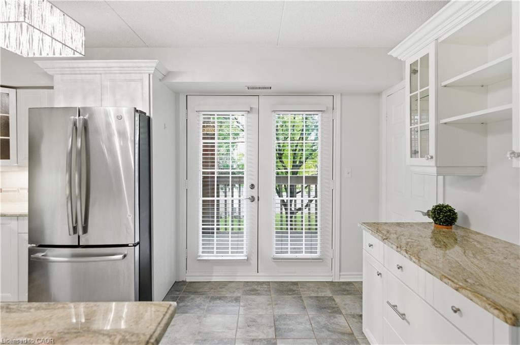 201-4013 Kilmer Drive, Burlington, ON - Indoor Photo Showing Kitchen