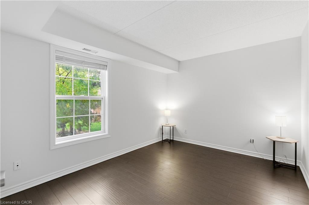 201-4013 Kilmer Drive, Burlington, ON - Indoor Photo Showing Other Room