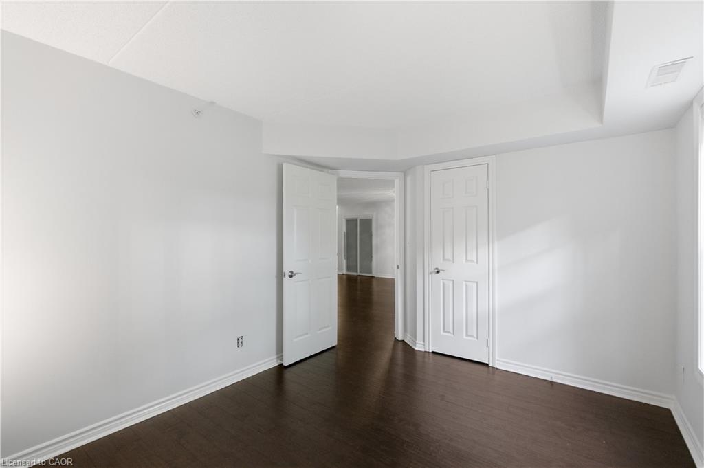 201-4013 Kilmer Drive, Burlington, ON - Indoor Photo Showing Other Room