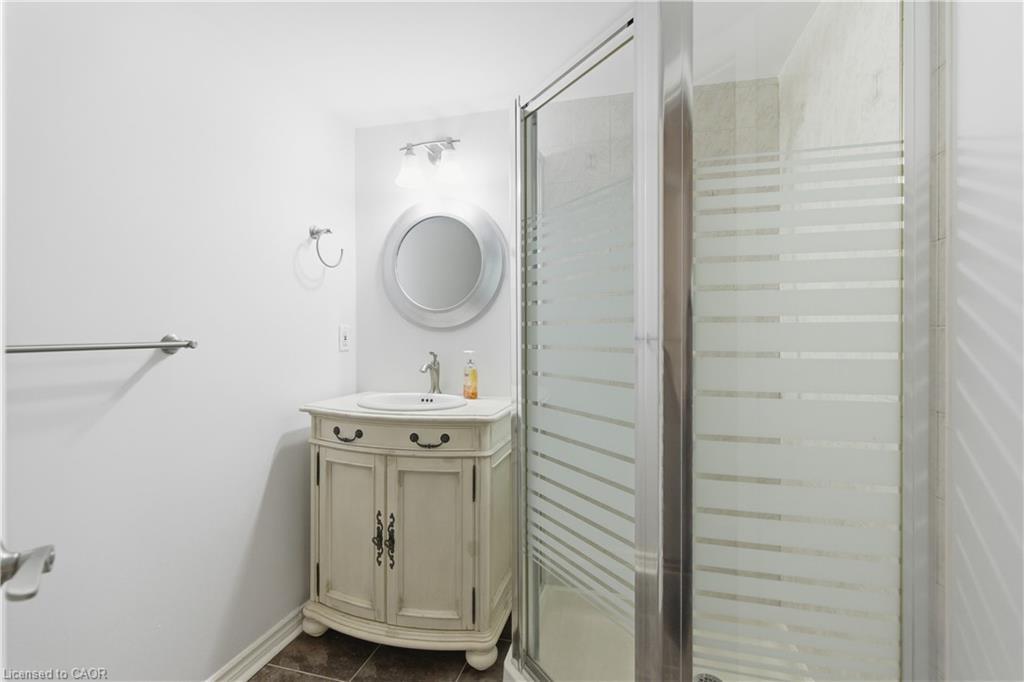 201-4013 Kilmer Drive, Burlington, ON - Indoor Photo Showing Bathroom