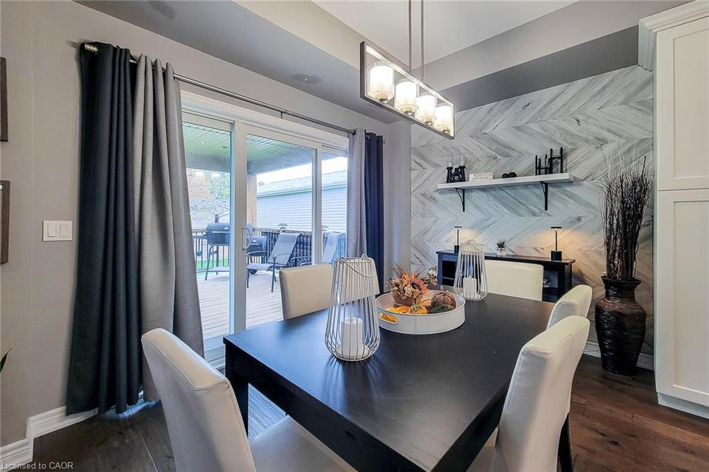 4274 Sixth Avenue, Niagara Falls, ON - Indoor Photo Showing Dining Room