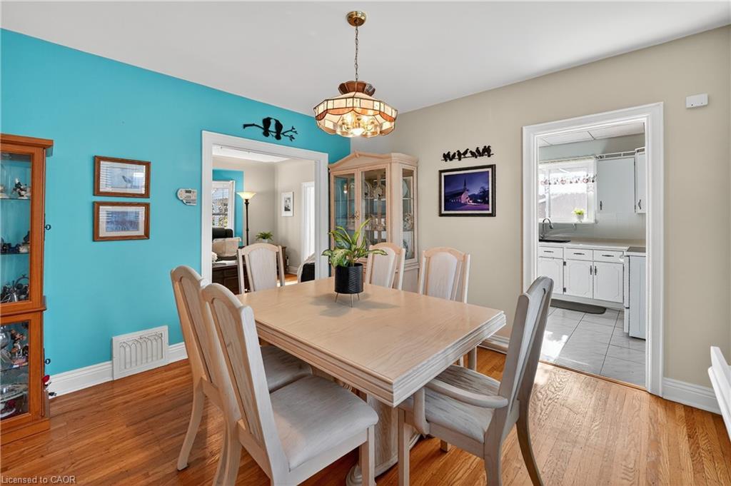 46 Weir Street S, Hamilton, ON - Indoor Photo Showing Dining Room