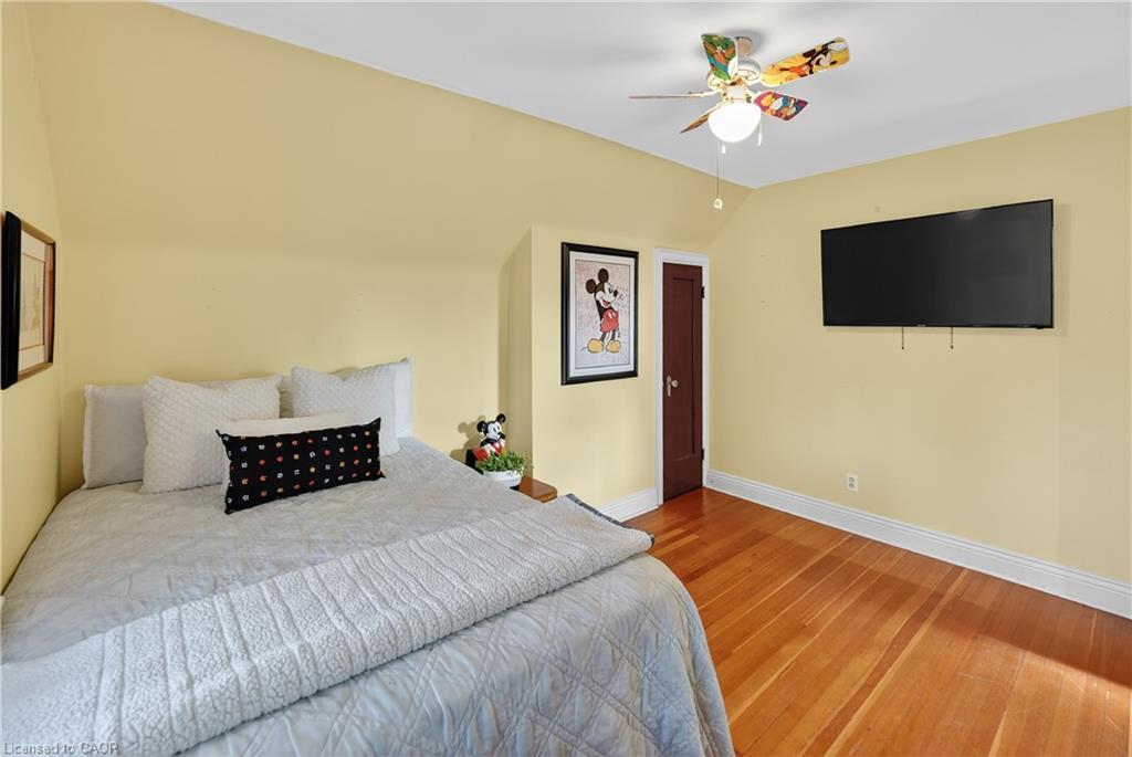 46 Weir Street S, Hamilton, ON - Indoor Photo Showing Bedroom