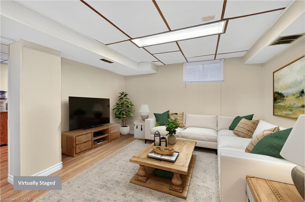 46 Weir Street S, Hamilton, ON - Indoor Photo Showing Living Room