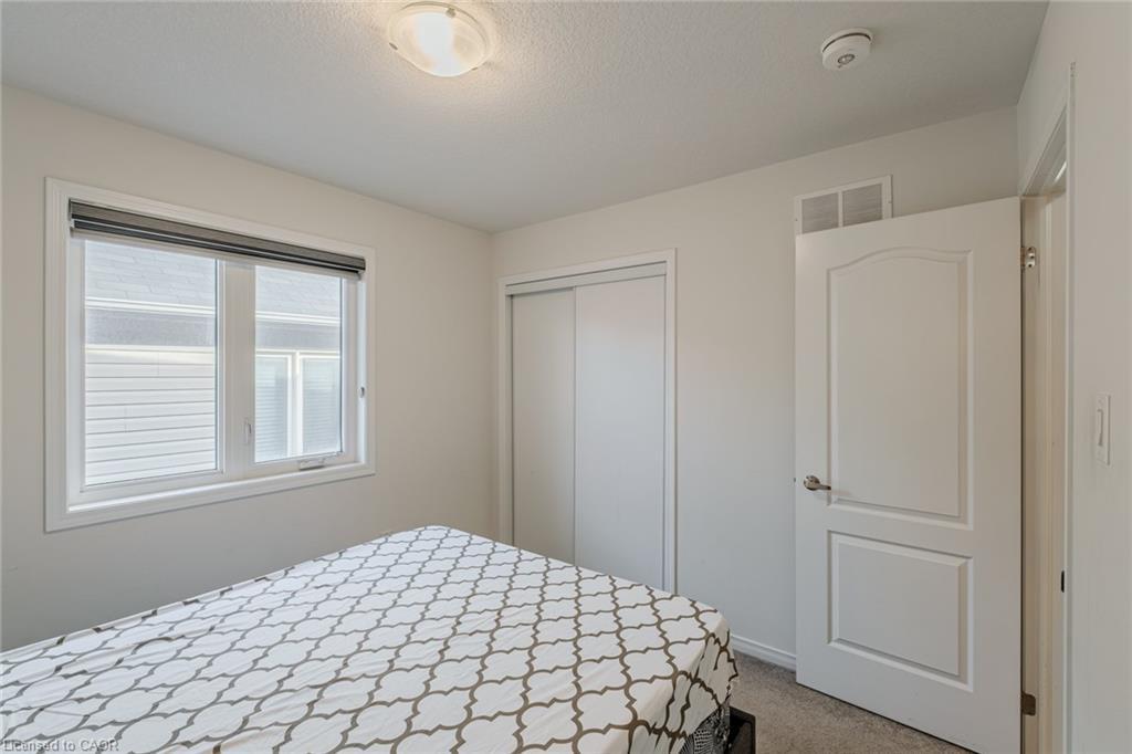 36 Munro Circle, Brantford, ON - Indoor Photo Showing Bedroom