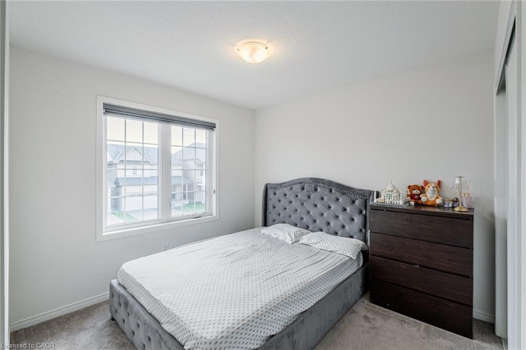 36 Munro Circle, Brantford, ON - Indoor Photo Showing Bedroom