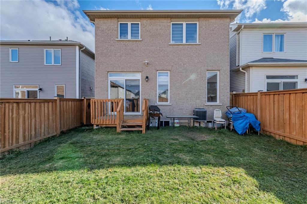 36 Munro Circle, Brantford, ON - Outdoor With Exterior