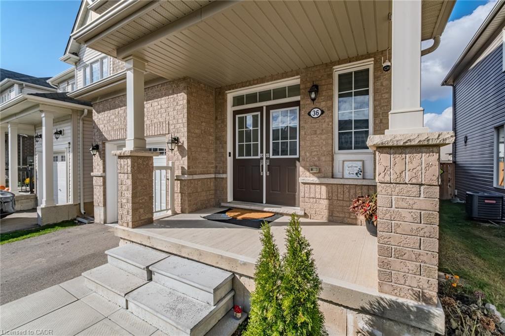 36 Munro Circle, Brantford, ON - Outdoor