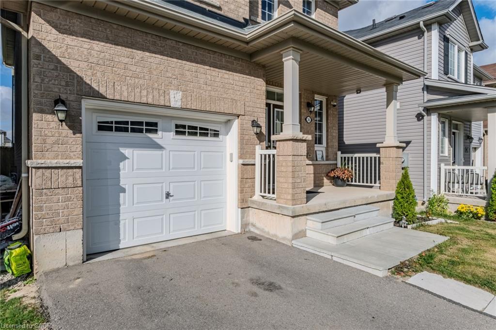36 Munro Circle, Brantford, ON - Outdoor