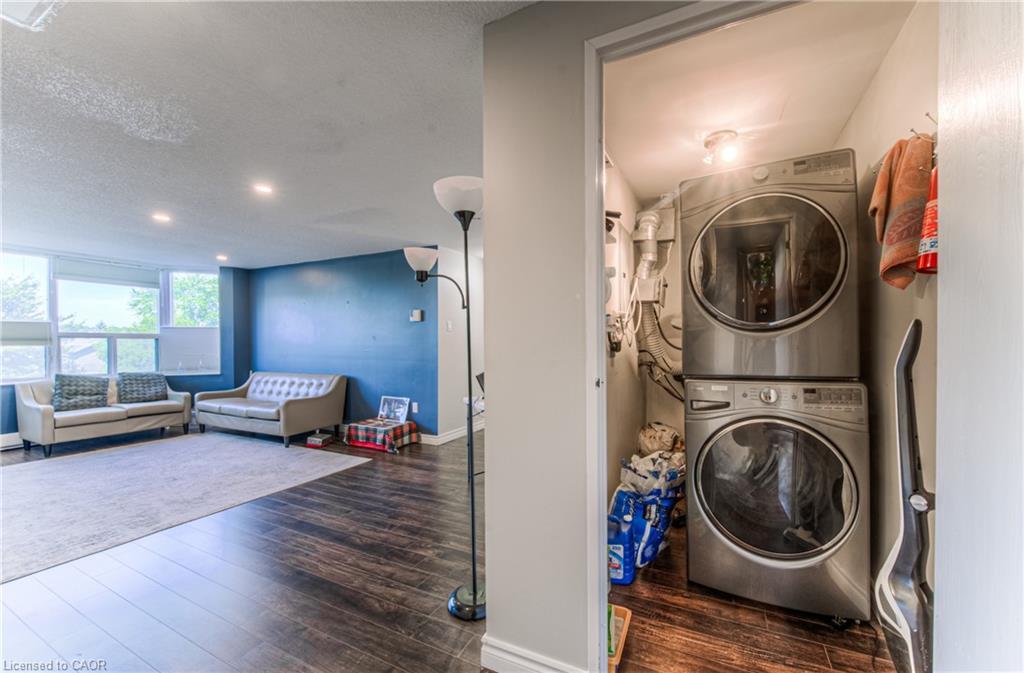 210-55 Green Valley Drive, Kitchener, ON - Indoor Photo Showing Laundry Room