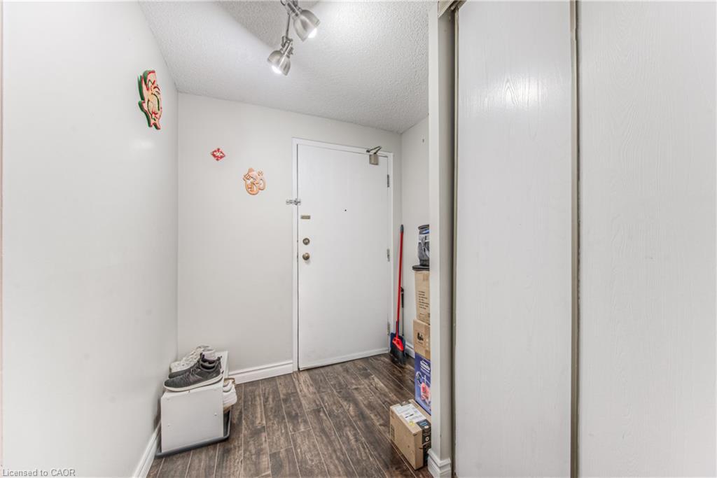210-55 Green Valley Drive, Kitchener, ON - Indoor Photo Showing Other Room