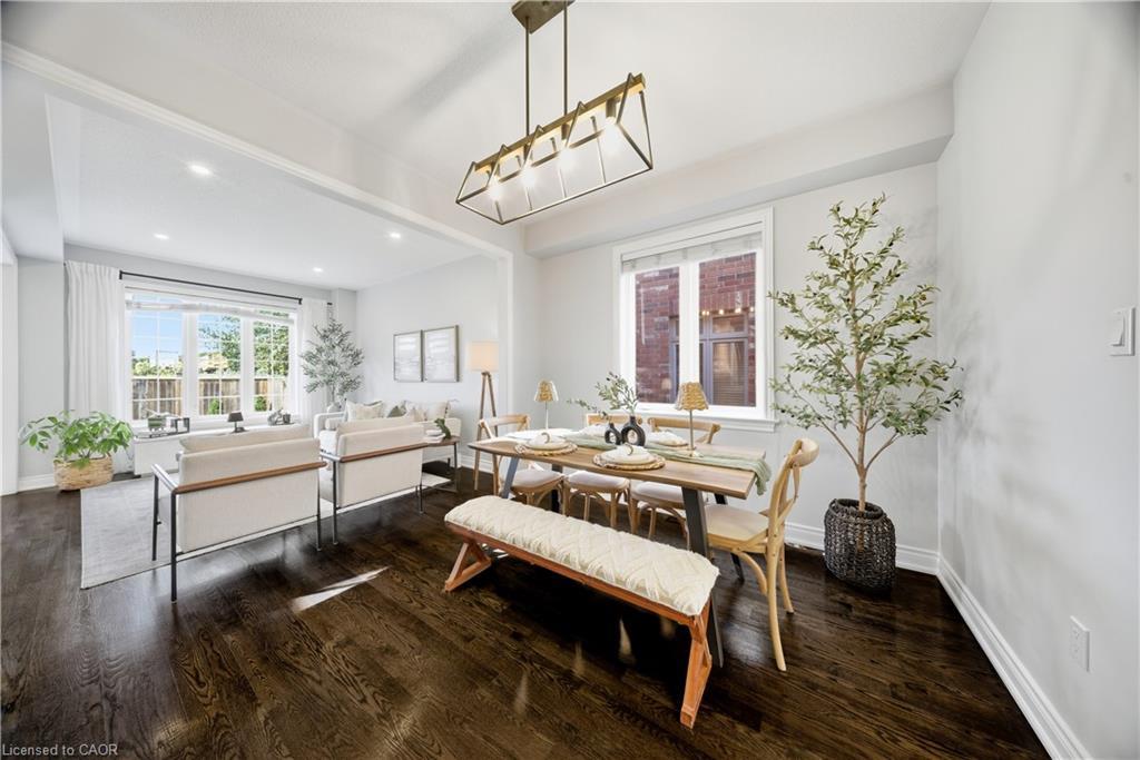 8 Summerberry Way, Hamilton, ON - Indoor Photo Showing Other Room