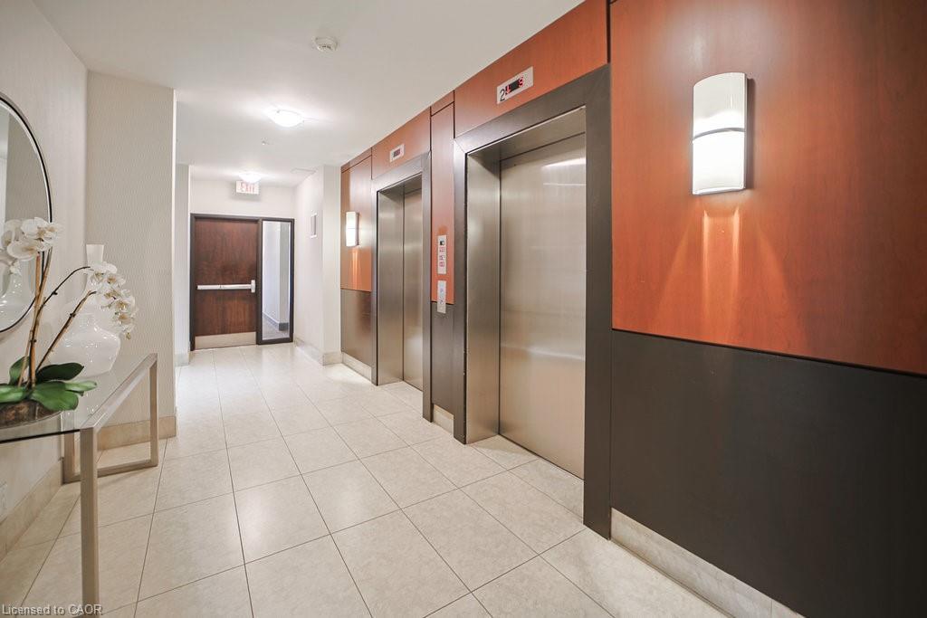 107-80 Port Street E, Mississauga, ON - Indoor Photo Showing Other Room