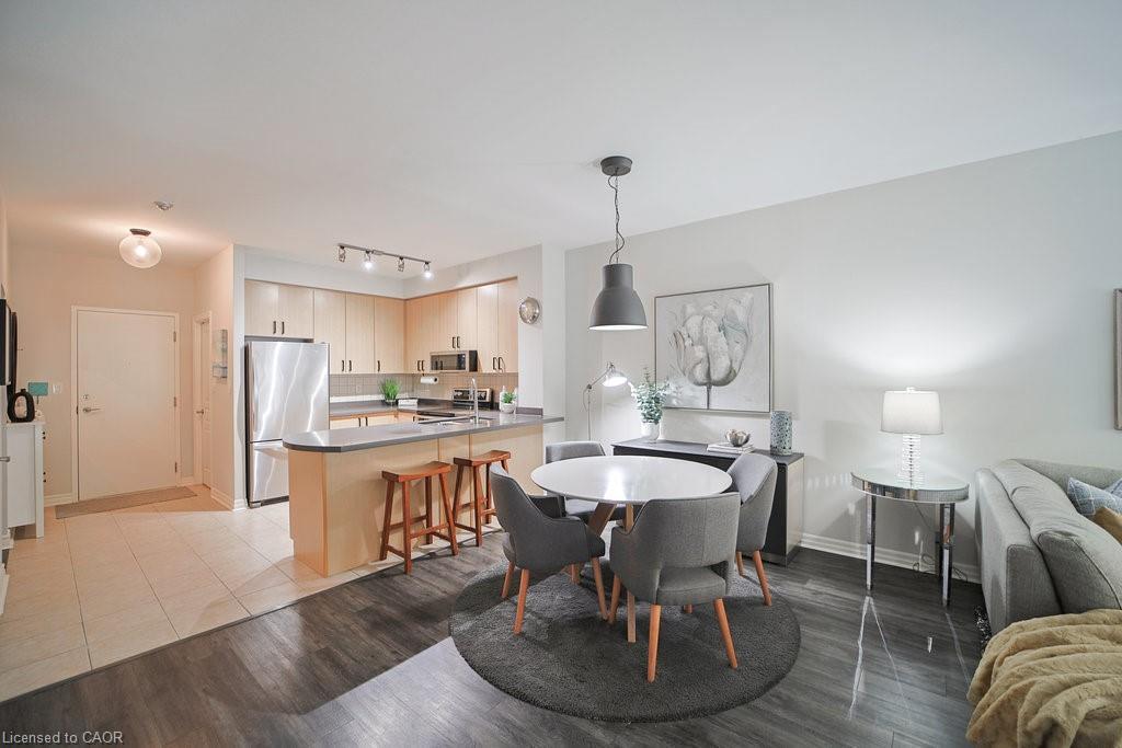 107-80 Port Street E, Mississauga, ON - Indoor