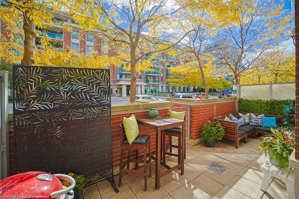 107-80 Port Street E, Mississauga, ON - Outdoor