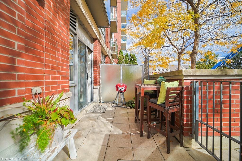 107-80 Port Street E, Mississauga, ON - Outdoor