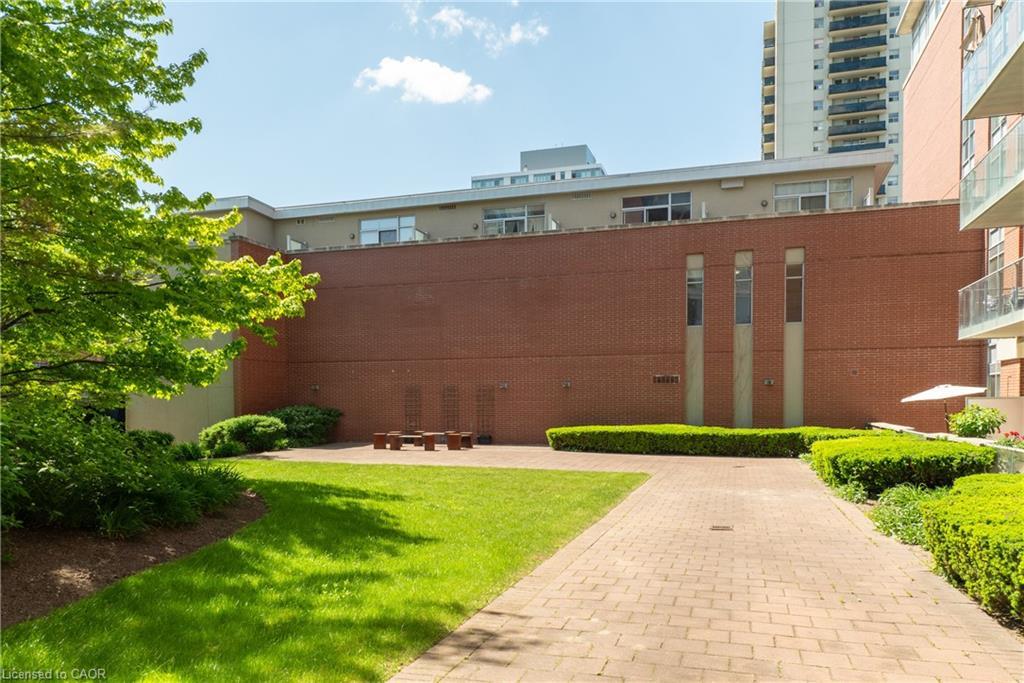 107-80 Port Street E, Mississauga, ON - Outdoor