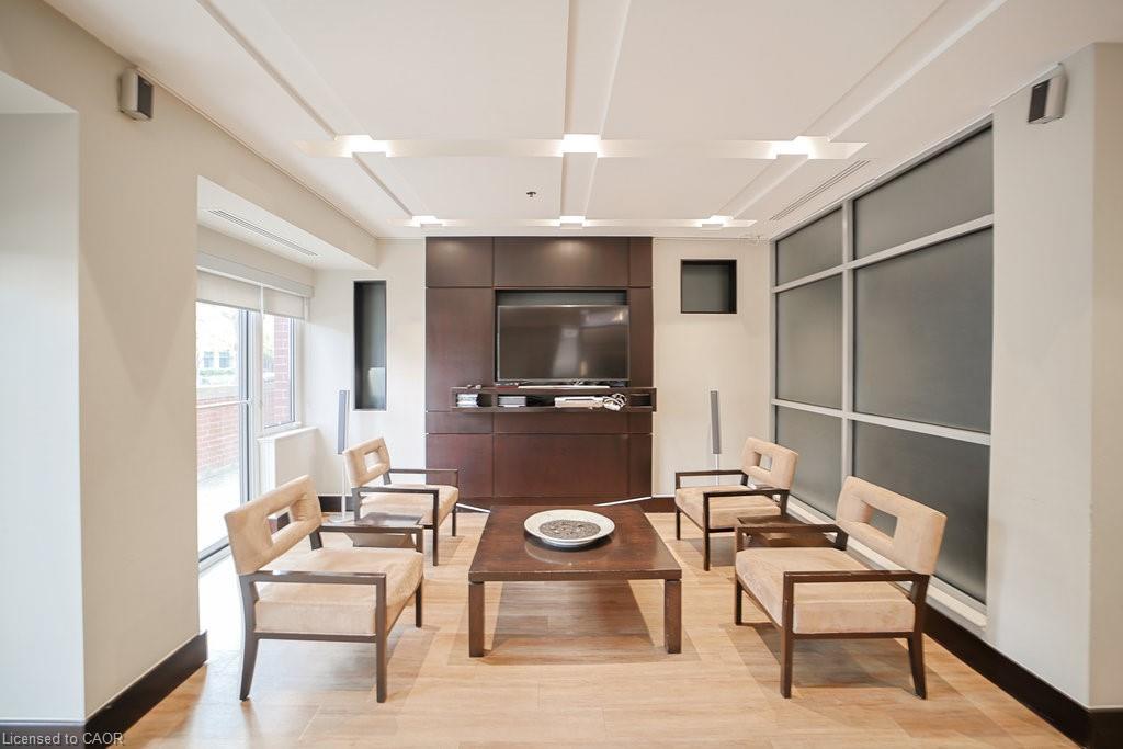 107-80 Port Street E, Mississauga, ON - Indoor