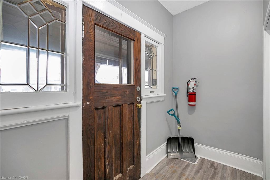 133 Park Row N, Hamilton, ON