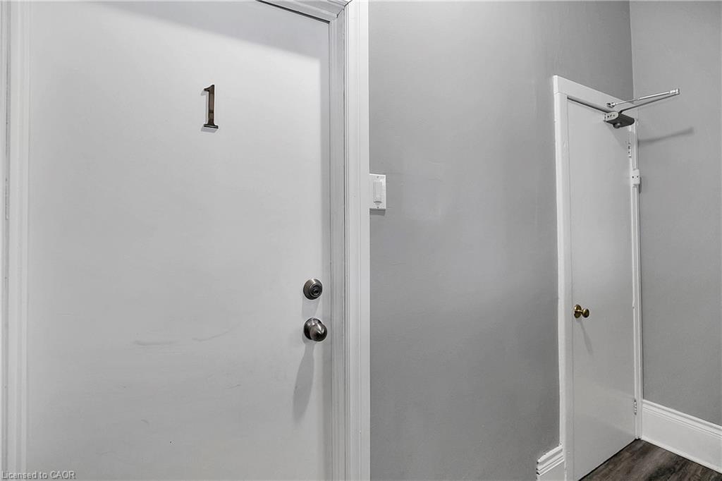 133 Park Row N, Hamilton, ON