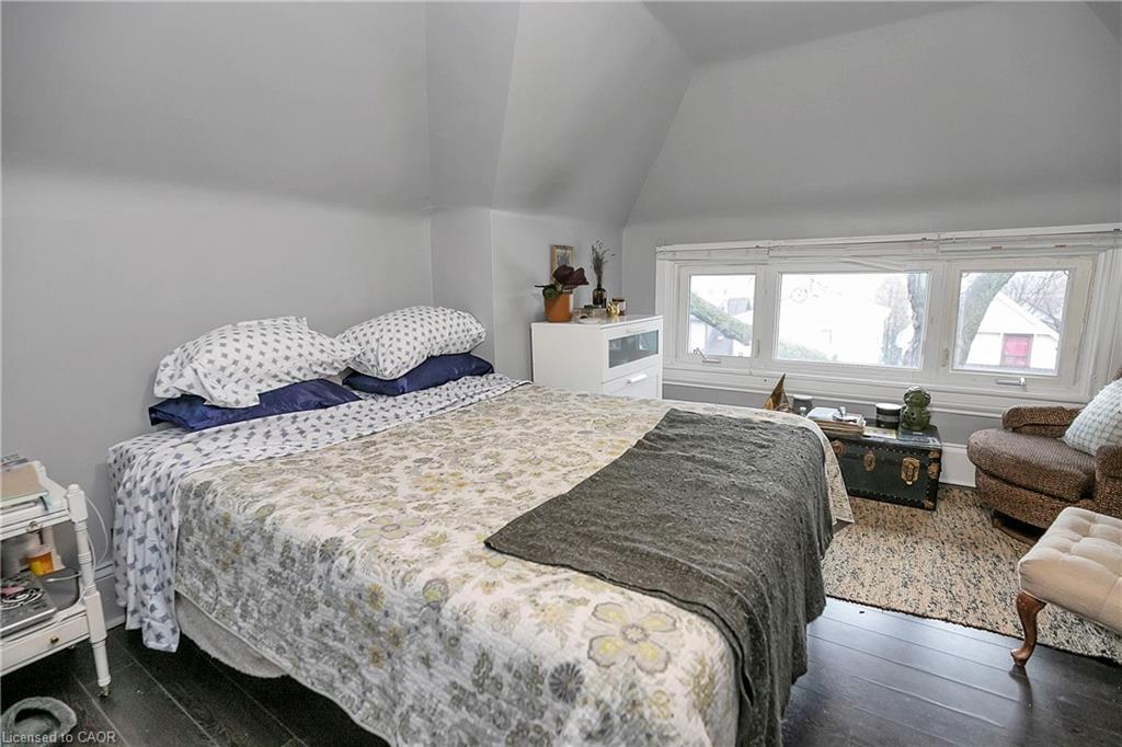 133 Park Row N, Hamilton, ON