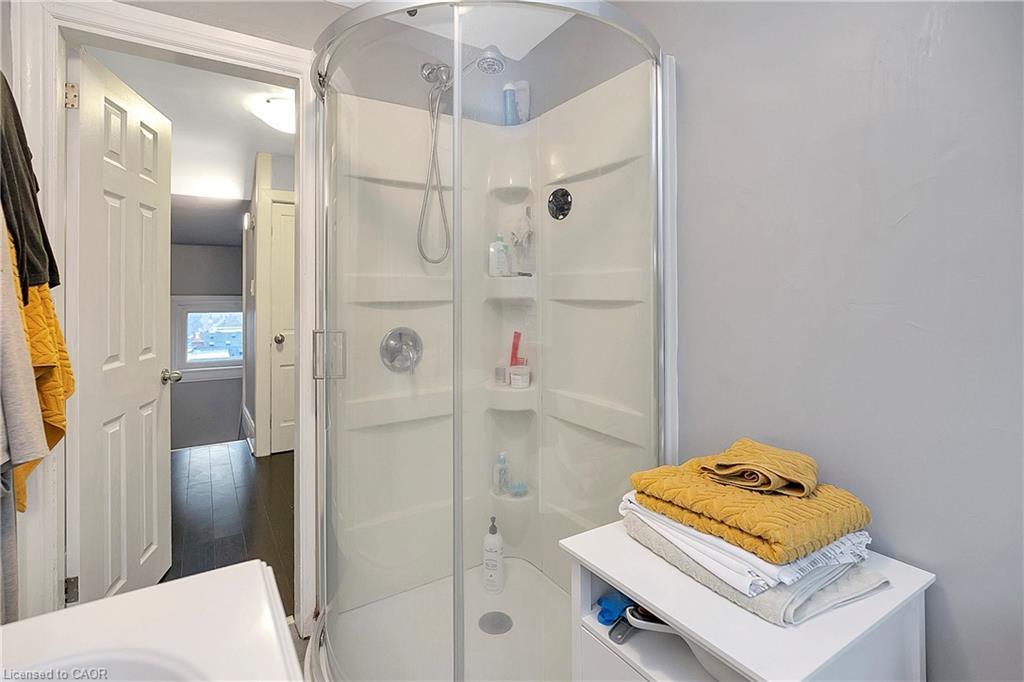 133 Park Row N, Hamilton, ON