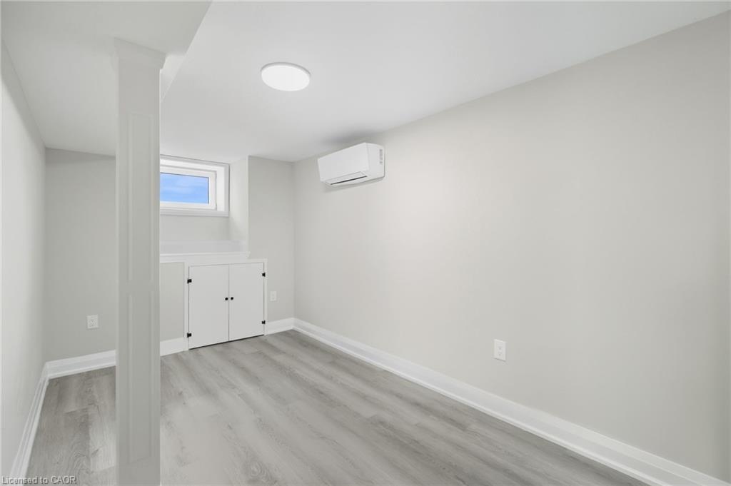 1-489 Cannon Street E, Hamilton, ON - Indoor Photo Showing Other Room