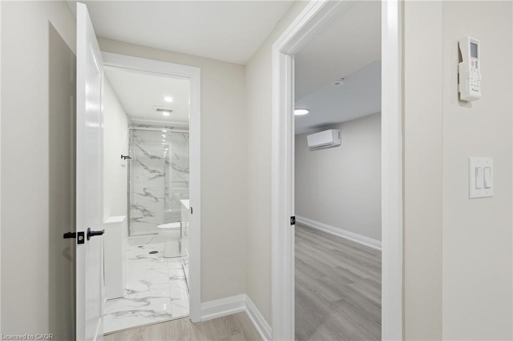 1-489 Cannon Street E, Hamilton, ON - Indoor Photo Showing Other Room