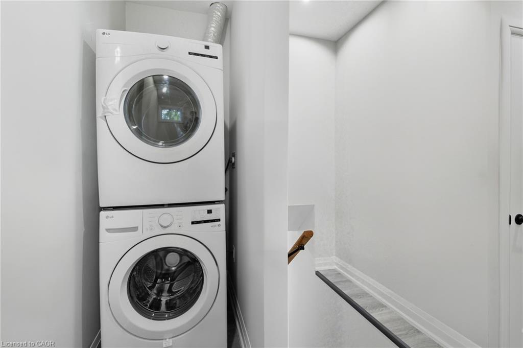 1-489 Cannon Street E, Hamilton, ON - Indoor Photo Showing Laundry Room