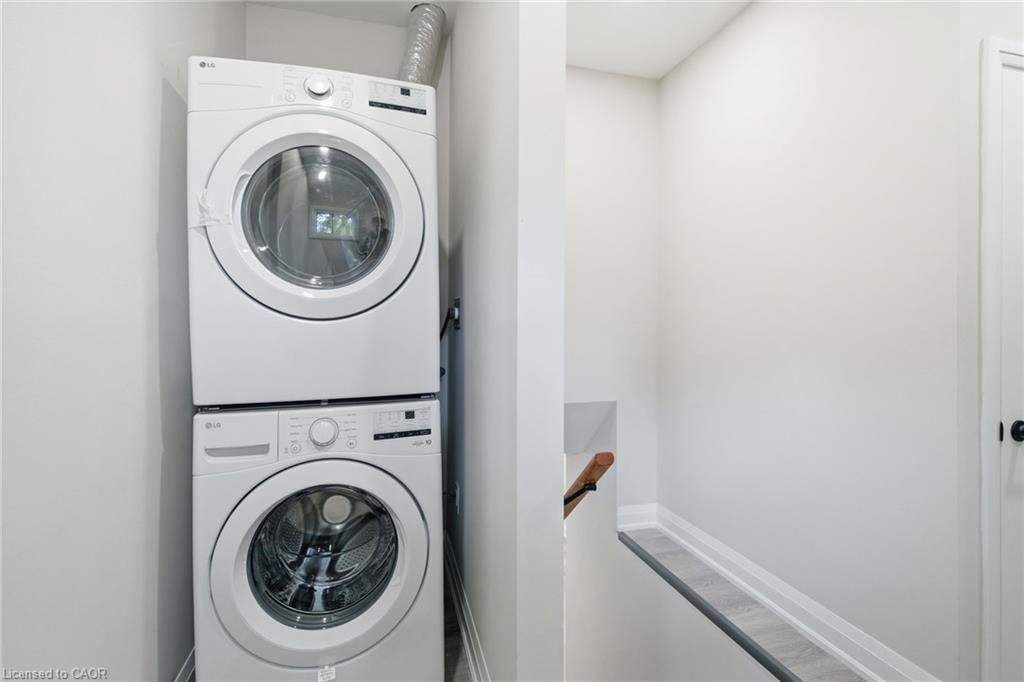 1-489 Cannon Street E, Hamilton, ON - Indoor Photo Showing Laundry Room