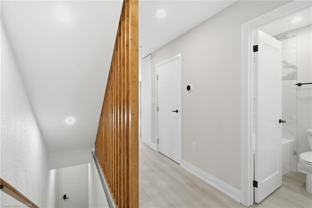 3-489 Cannon Street E, Hamilton, ON - Indoor Photo Showing Other Room