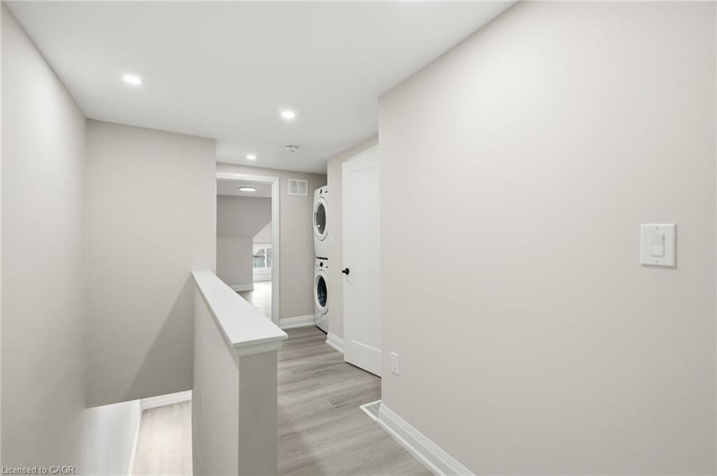 3-489 Cannon Street E, Hamilton, ON - Indoor Photo Showing Other Room