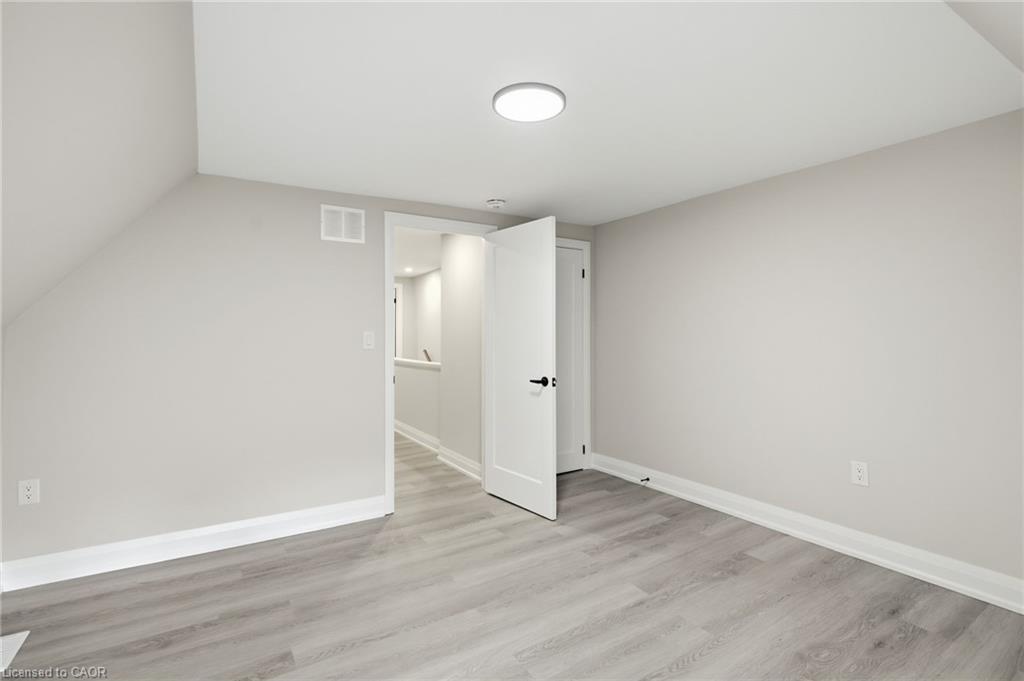 3-489 Cannon Street E, Hamilton, ON - Indoor Photo Showing Other Room