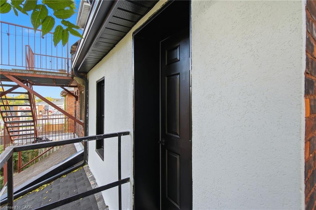 3-489 Cannon Street E, Hamilton, ON - Outdoor With Exterior