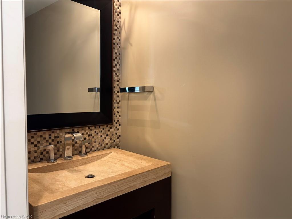 48-7 Sirente Drive, Hamilton, ON - Indoor Photo Showing Bathroom
