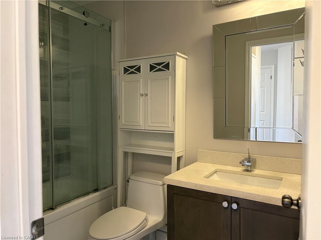 48-7 Sirente Drive, Hamilton, ON - Indoor Photo Showing Bathroom