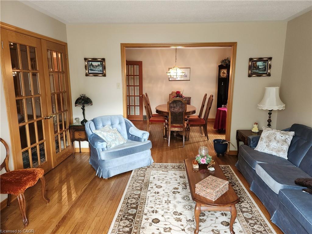 1741 Phillbrook Crescent, London, ON - Indoor Photo Showing Living Room