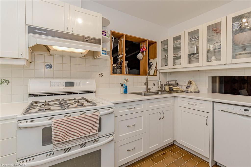 757 Meadow Wood Road, Mississauga, ON - Indoor Photo Showing Kitchen With Double Sink