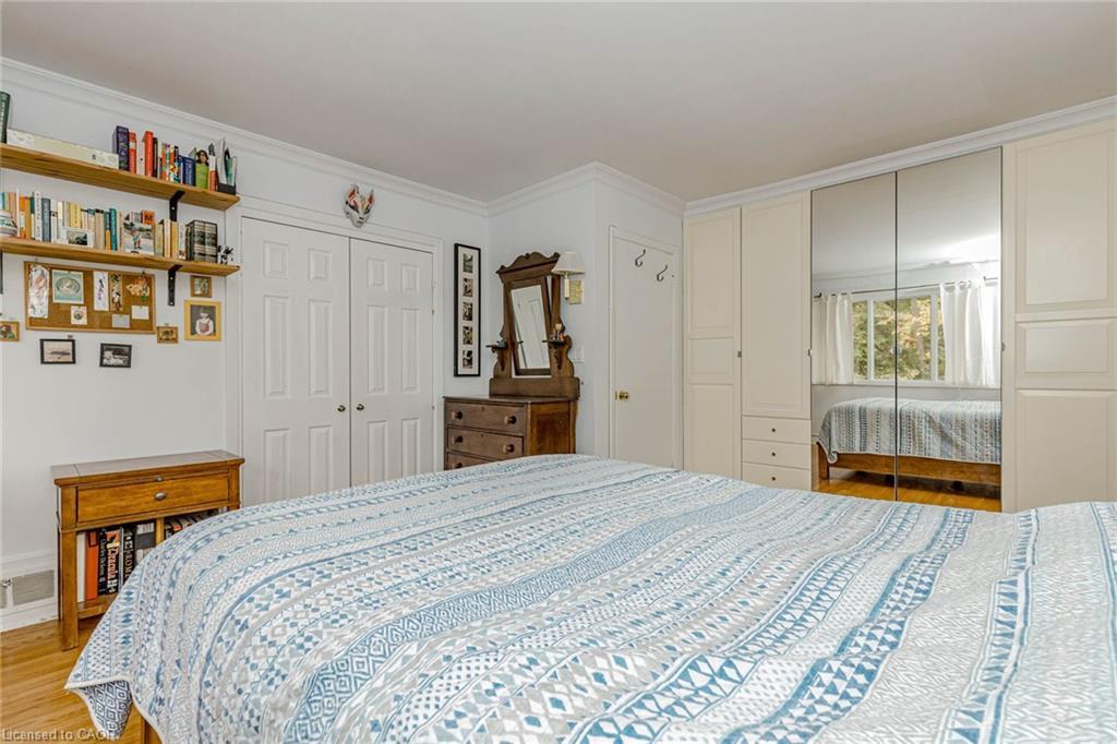 757 Meadow Wood Road, Mississauga, ON - Indoor Photo Showing Bedroom