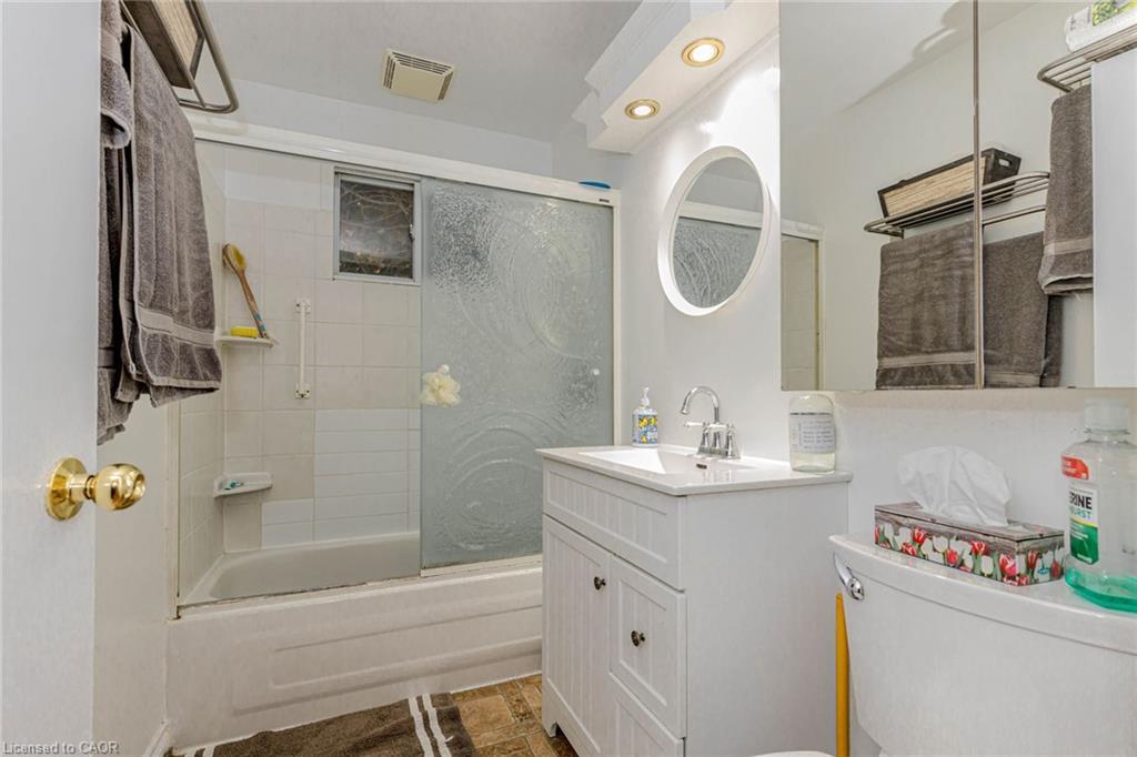 757 Meadow Wood Road, Mississauga, ON - Indoor Photo Showing Bathroom