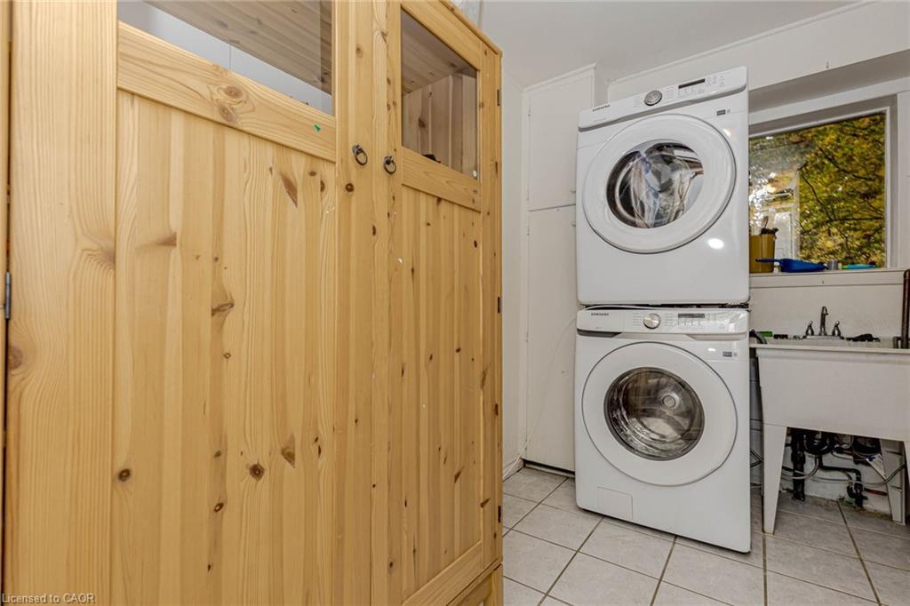 757 Meadow Wood Road, Mississauga, ON - Indoor Photo Showing Laundry Room