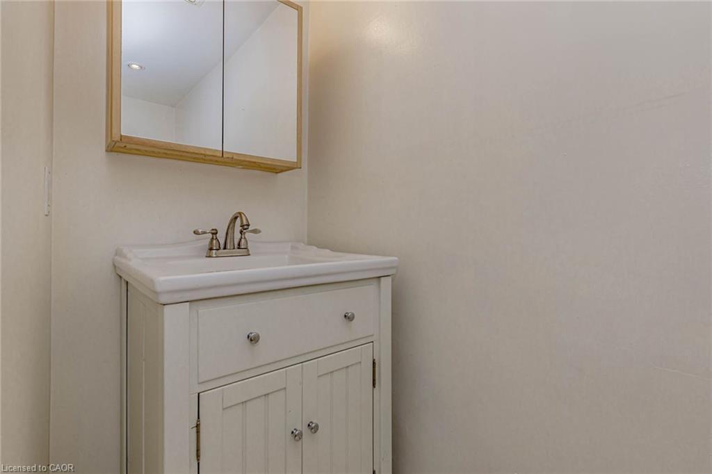 757 Meadow Wood Road, Mississauga, ON - Indoor Photo Showing Bathroom