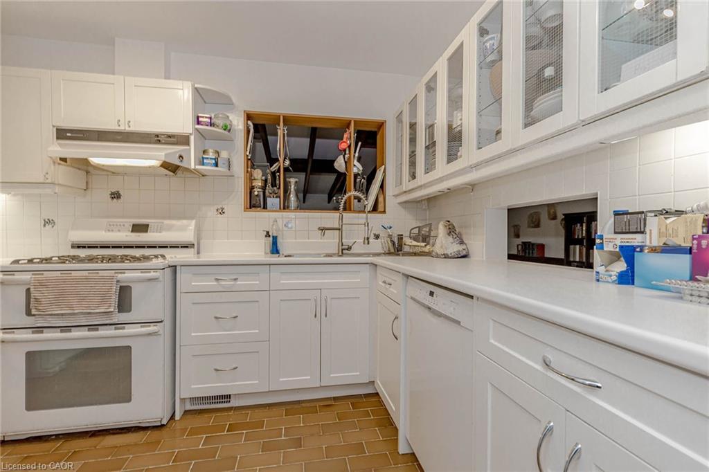 757 Meadow Wood Road, Mississauga, ON - Indoor Photo Showing Kitchen