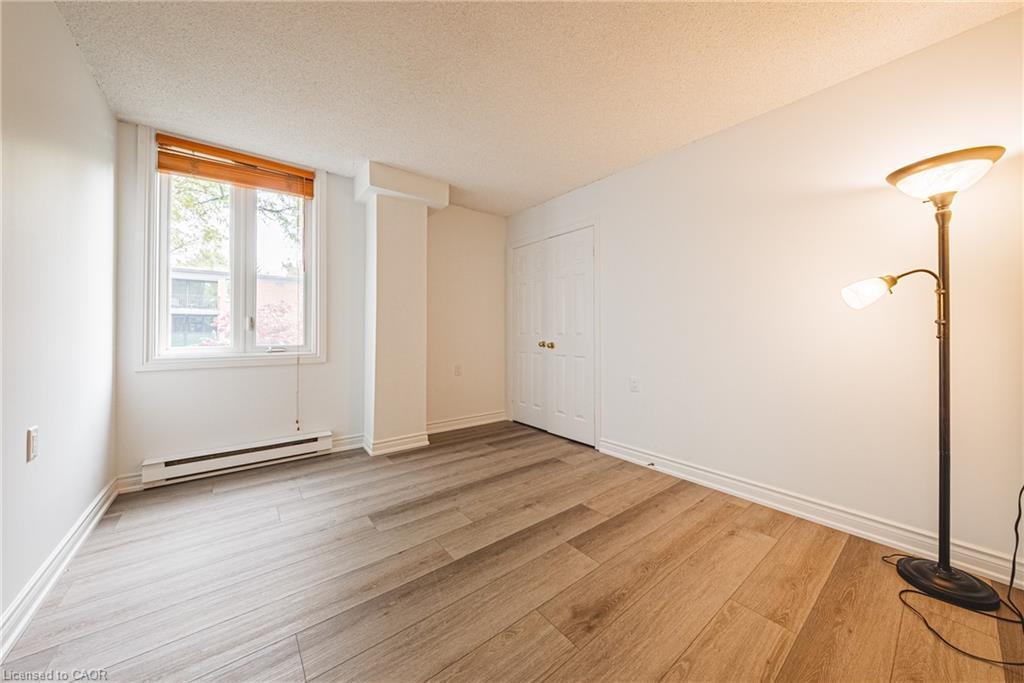 215-150 Wilson Street W, Ancaster, ON - Indoor Photo Showing Other Room