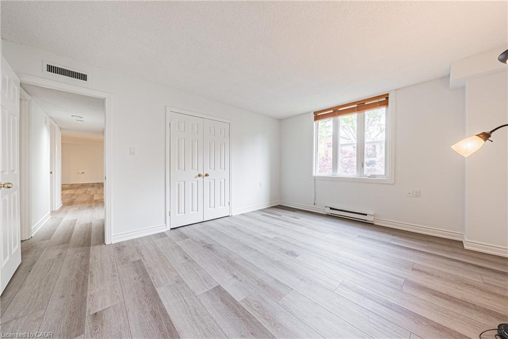 215-150 Wilson Street W, Ancaster, ON - Indoor Photo Showing Other Room