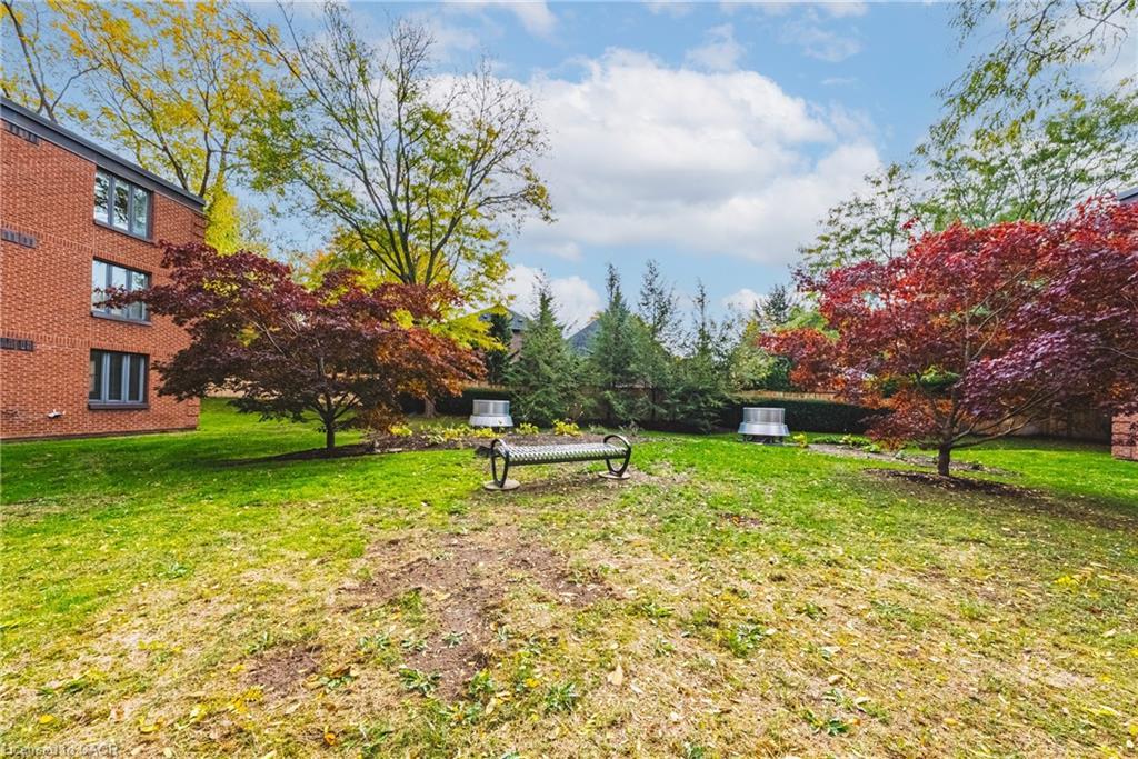 215-150 Wilson Street W, Ancaster, ON - Outdoor