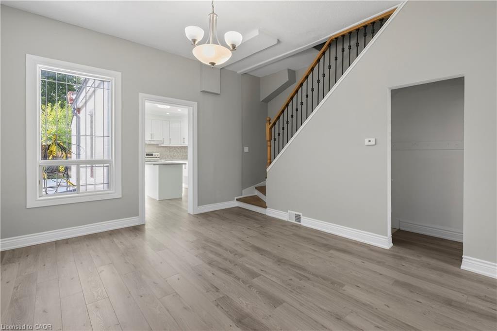 141 Ray Street N, Hamilton, ON - Indoor Photo Showing Other Room