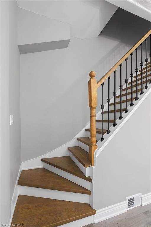 141 Ray Street N, Hamilton, ON - Indoor Photo Showing Other Room