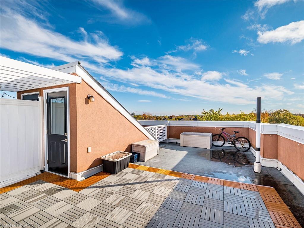 E-2386 Munn'S Avenue E, Oakville, ON - Outdoor With Exterior