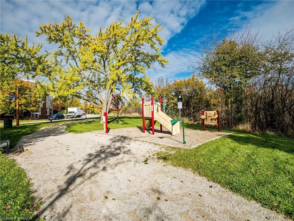 E-2386 Munn'S Avenue E, Oakville, ON - Outdoor